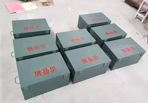 普格炸药箱和雷管箱一般是怎么存放的？