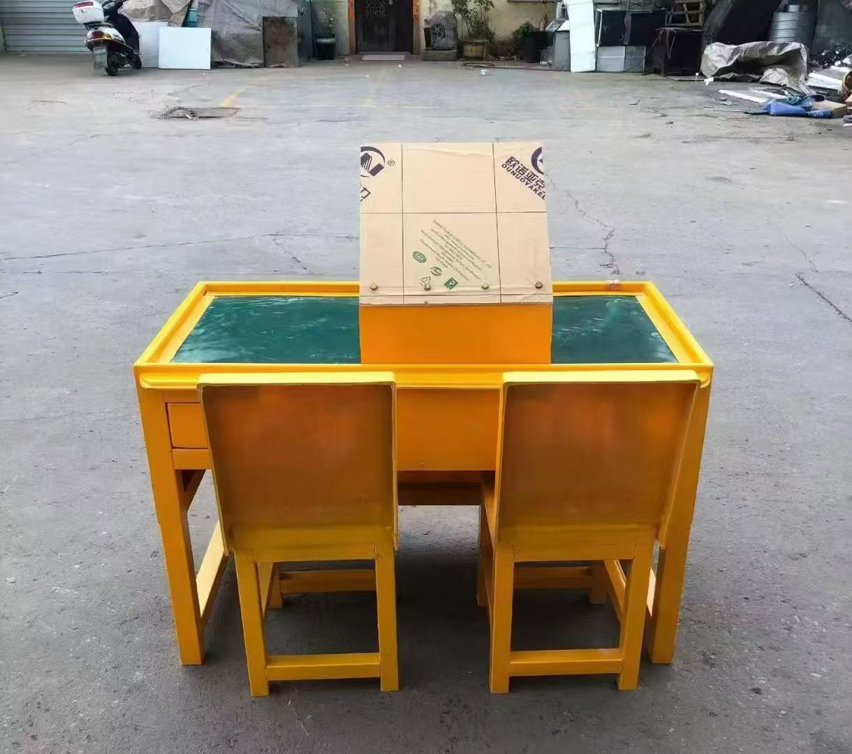 普格防静电导通桌井下煤矿火工品发放桌：危险品流转的安全守护者